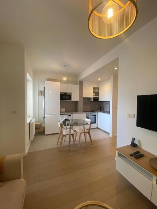 1 Chambre Avec Parking Au Coeur De Bruxelles 2D Extérieur photo